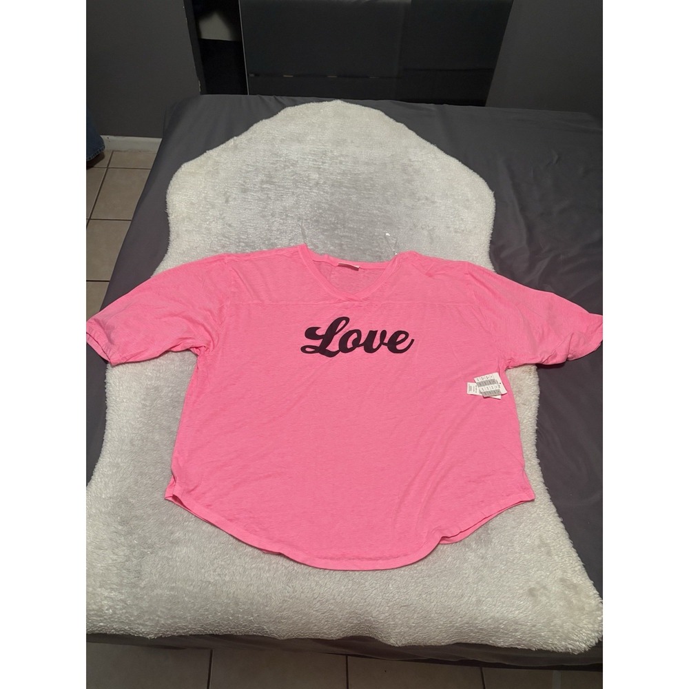 Bobbie Brooks 2X Plus Size Pink Love Graphic Tee 3/4 Sleeve V-Neck Slouchy